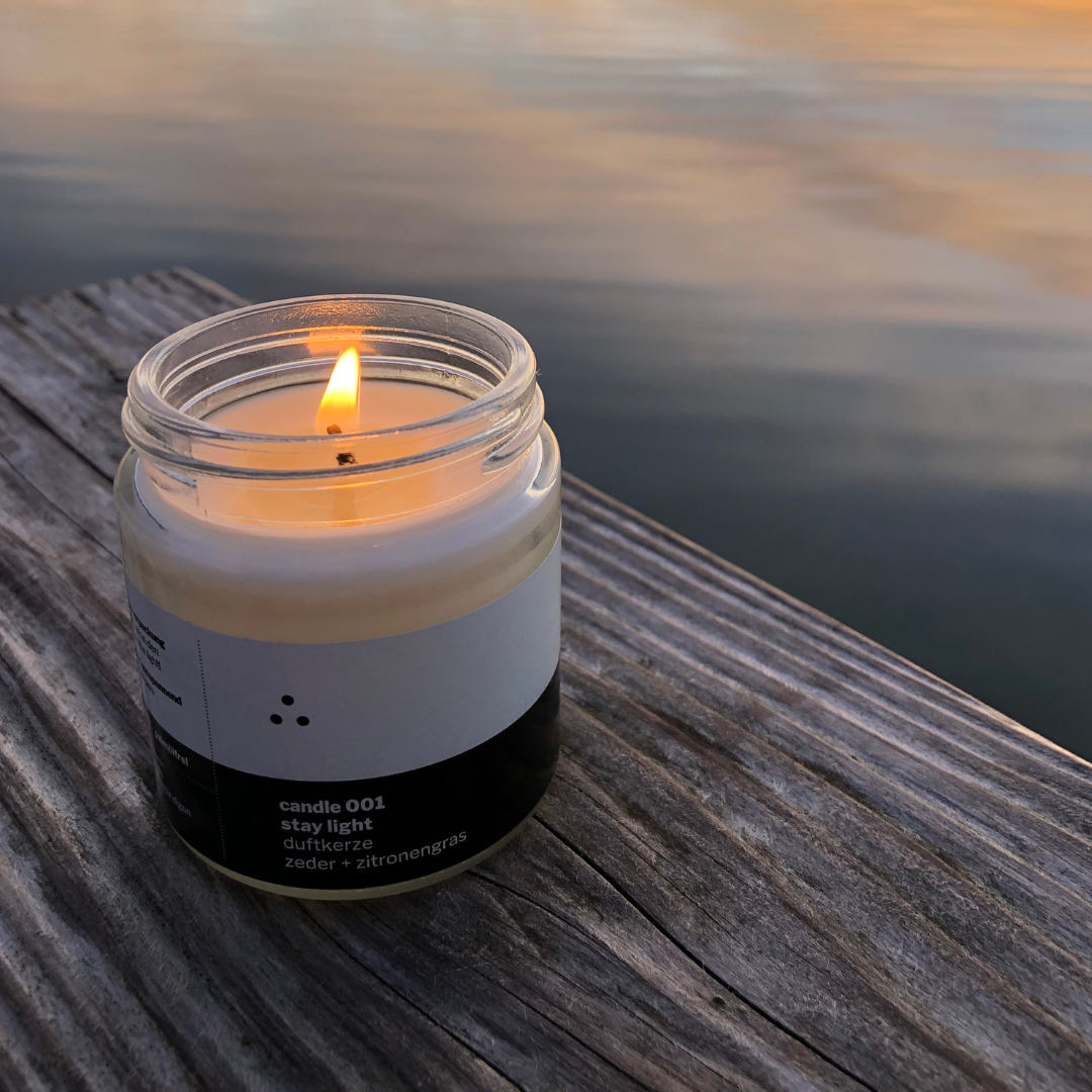 candle 001 | Scented Candle with Cedarwood Oil + Lemongrass | Upcycling Community Project