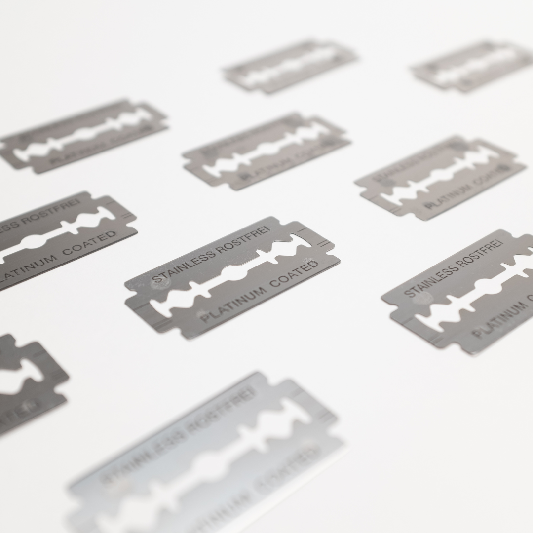 Safety Razor | 100% metal, rust-free | with affordable blades | Unisex | for face, body + intimate areas